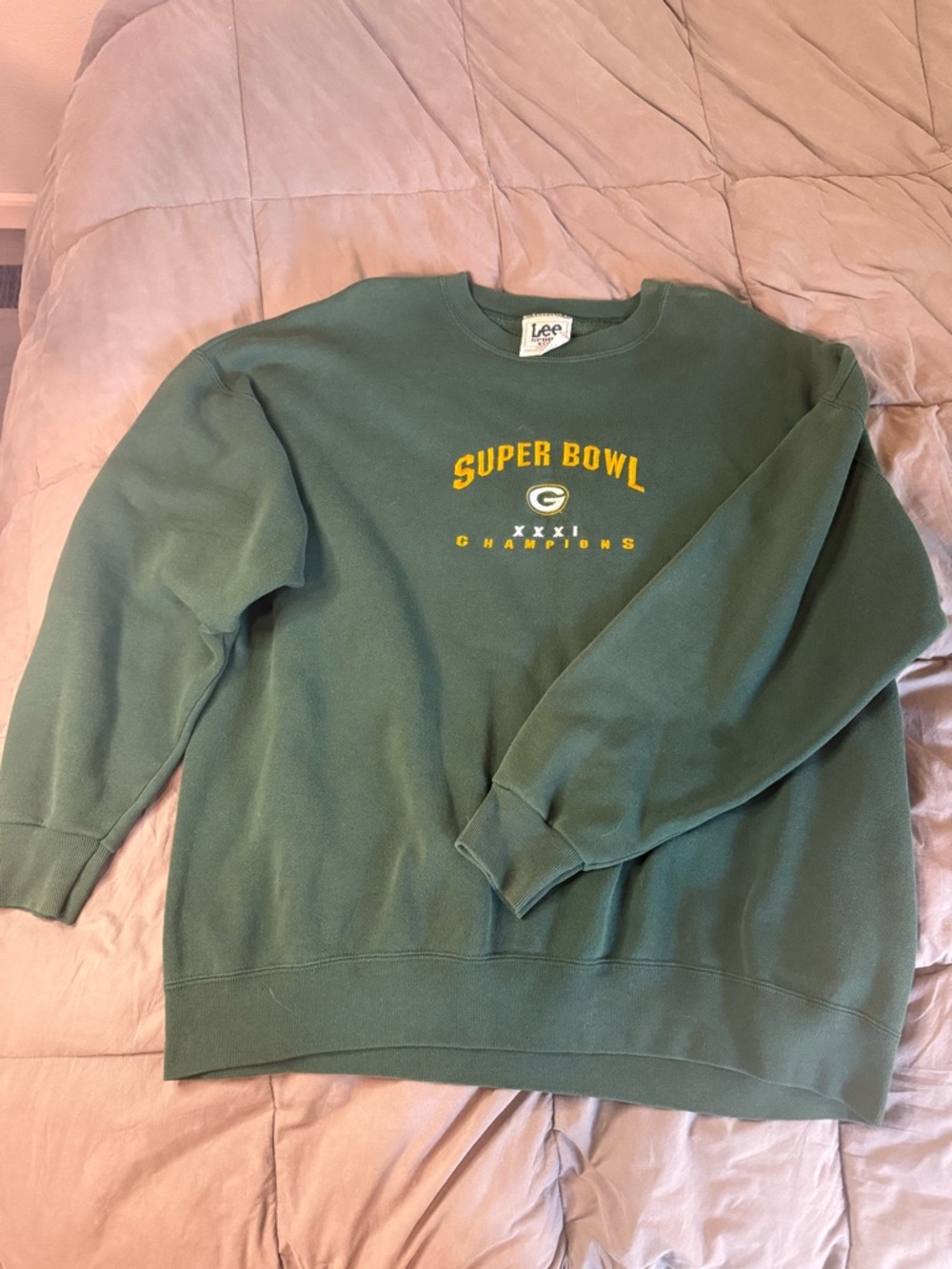 Lee Green Bay Packers  'Super Bowl Champions' Crewneck Sweatshirt